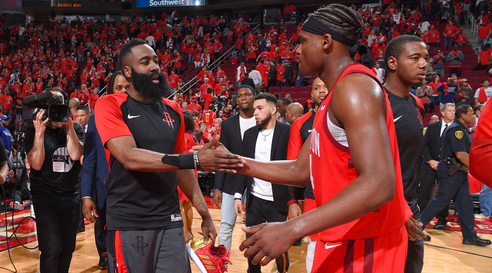 包含欧超杯赛程吃紧，休斯敦火箭清晨迎来里程碑，悬念犹存，临场指挥获称赞的词条